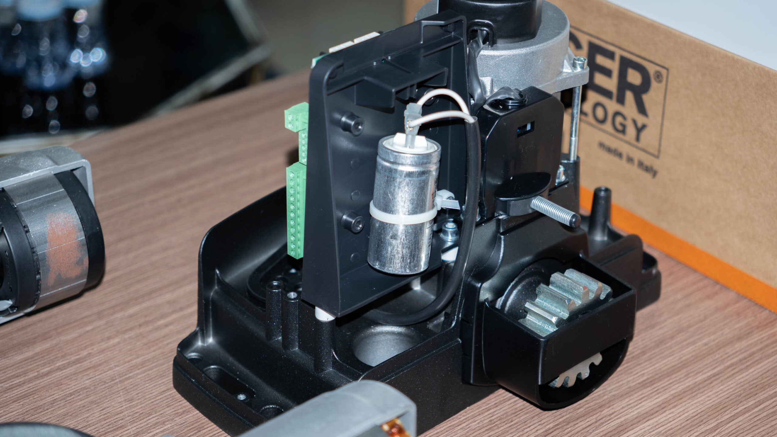 Buổi đào tạo sản phẩm Cổng tự động Roger