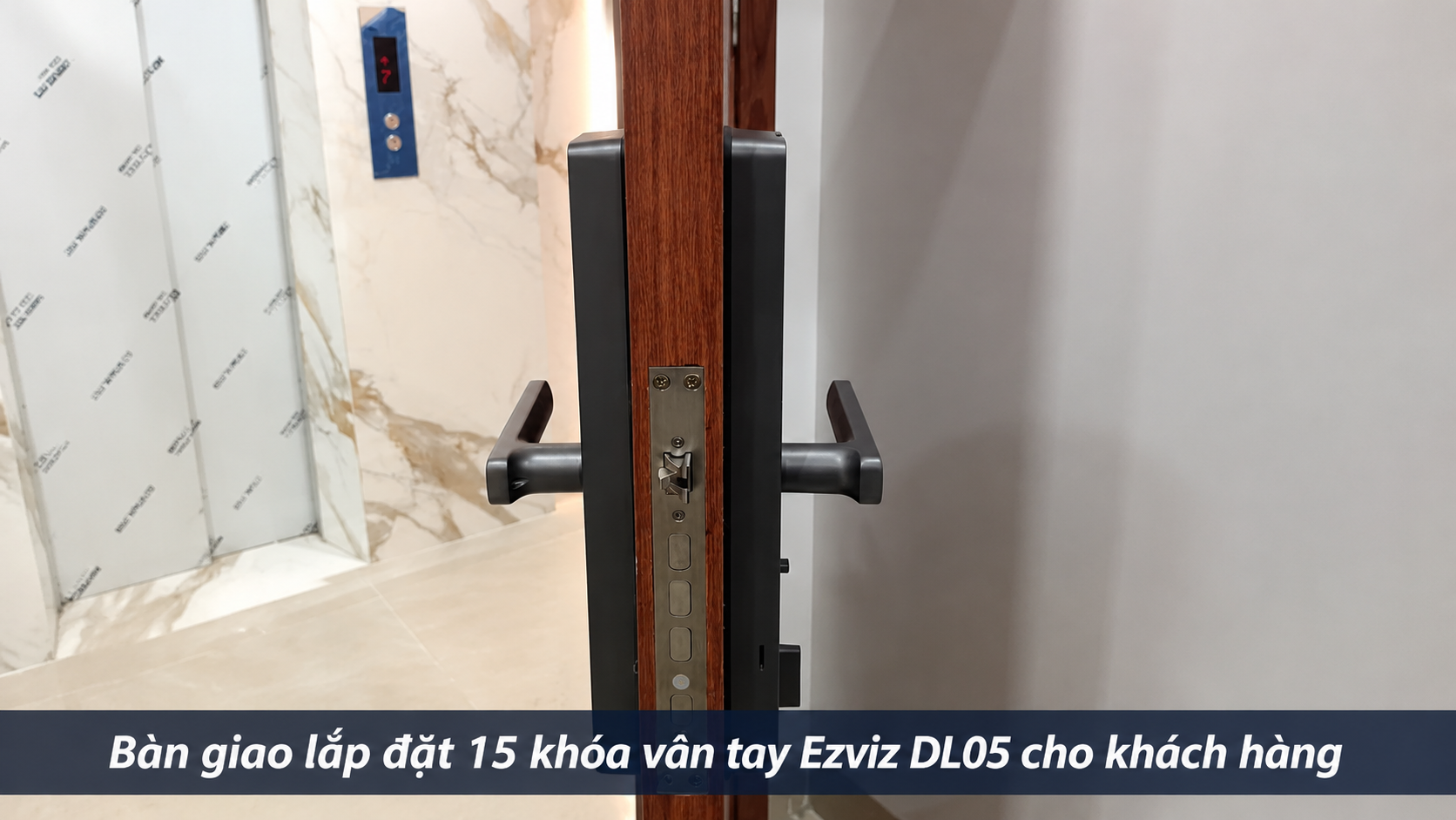 Khóa thông mminh Ezviz DL05