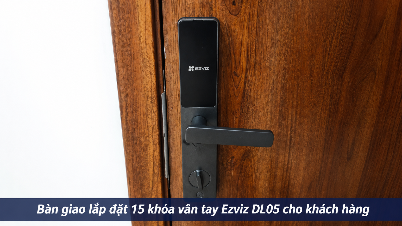 Khóa thông mminh Ezviz DL05